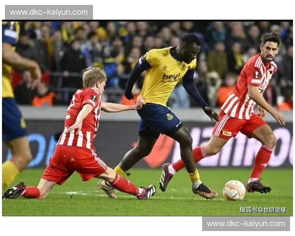 红色狂热碰撞紫色荣耀:安特卫普vs安德莱赫特,这不只是足球,是比利时的灵魂博弈