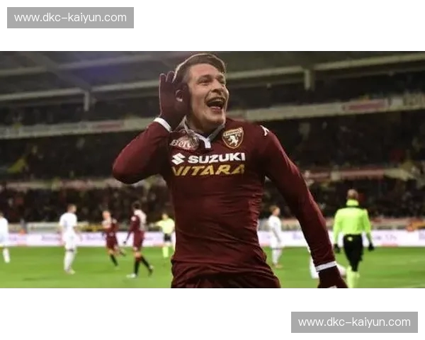 紫贝壳与黑白间:佛罗伦萨的浪漫邂逅与尤文图斯的王者荣耀